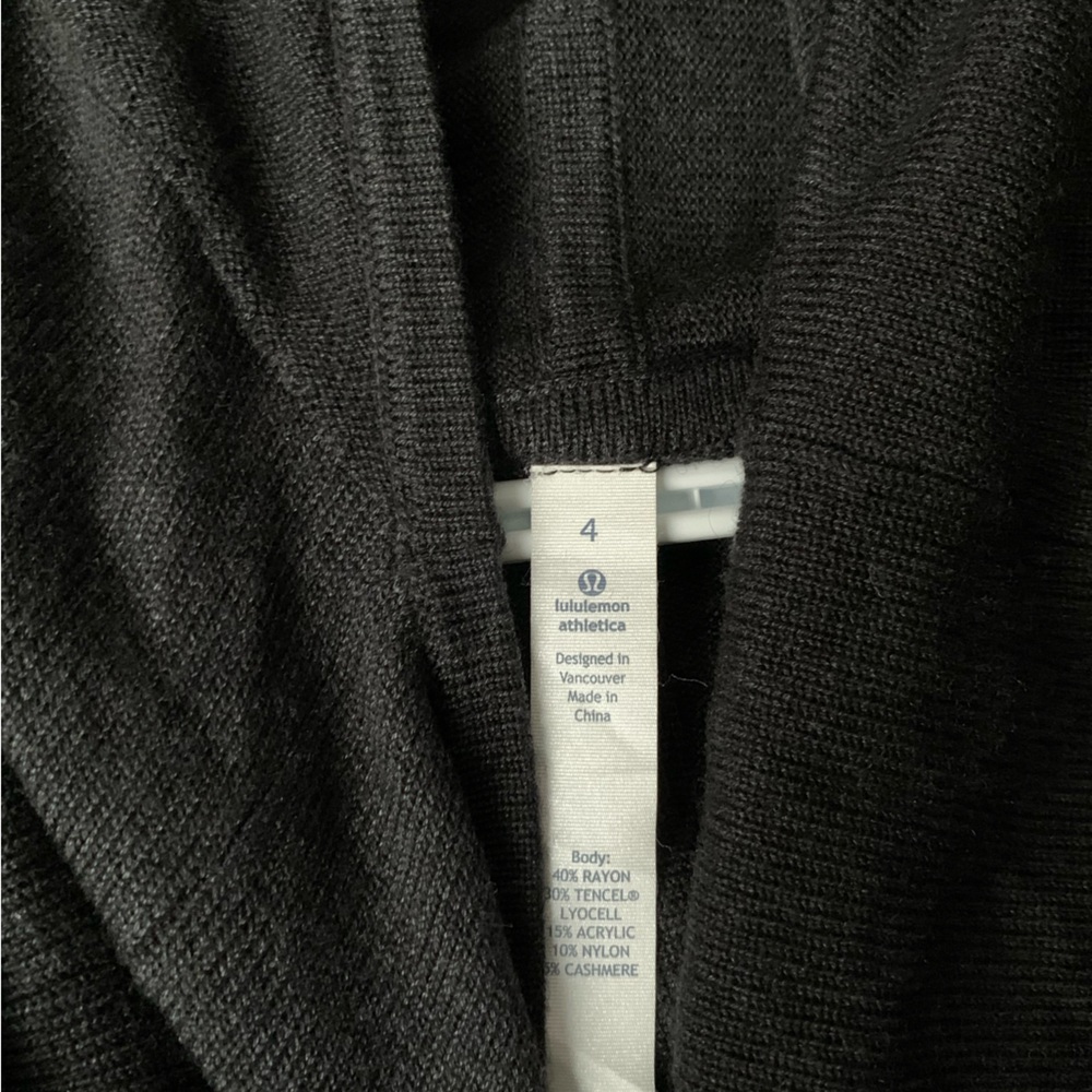 Lululemon Iconic Wrap - Picture 4 of 6